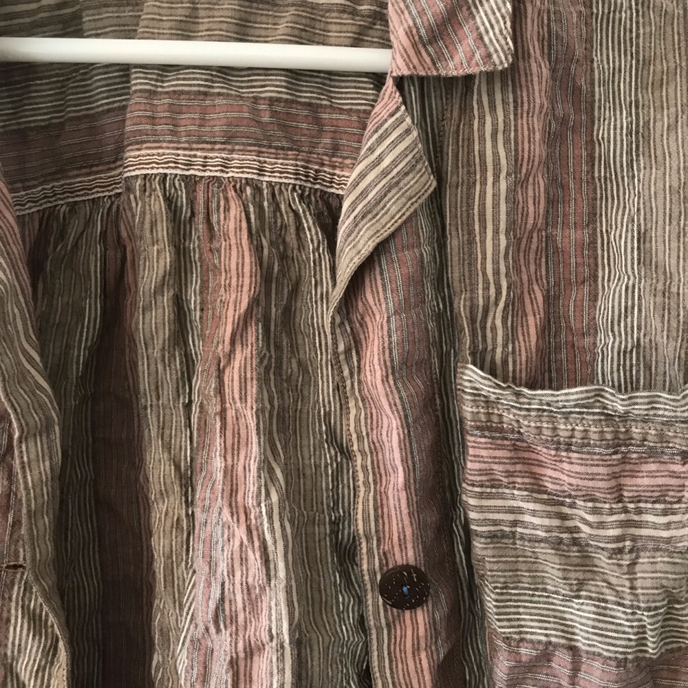 Button up - Picture 2 of 2